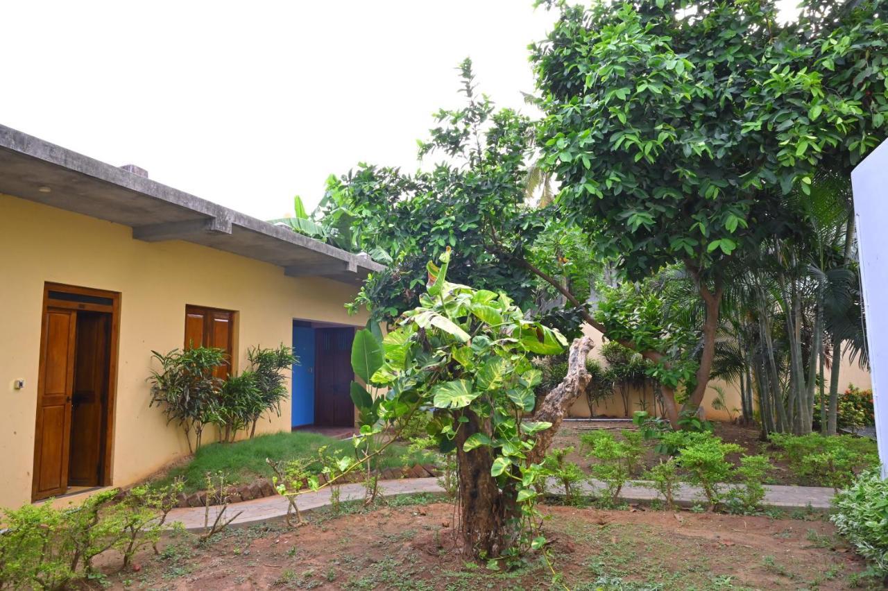 Les Boganveillea Heritage Guest House Auroville Eksteriør billede