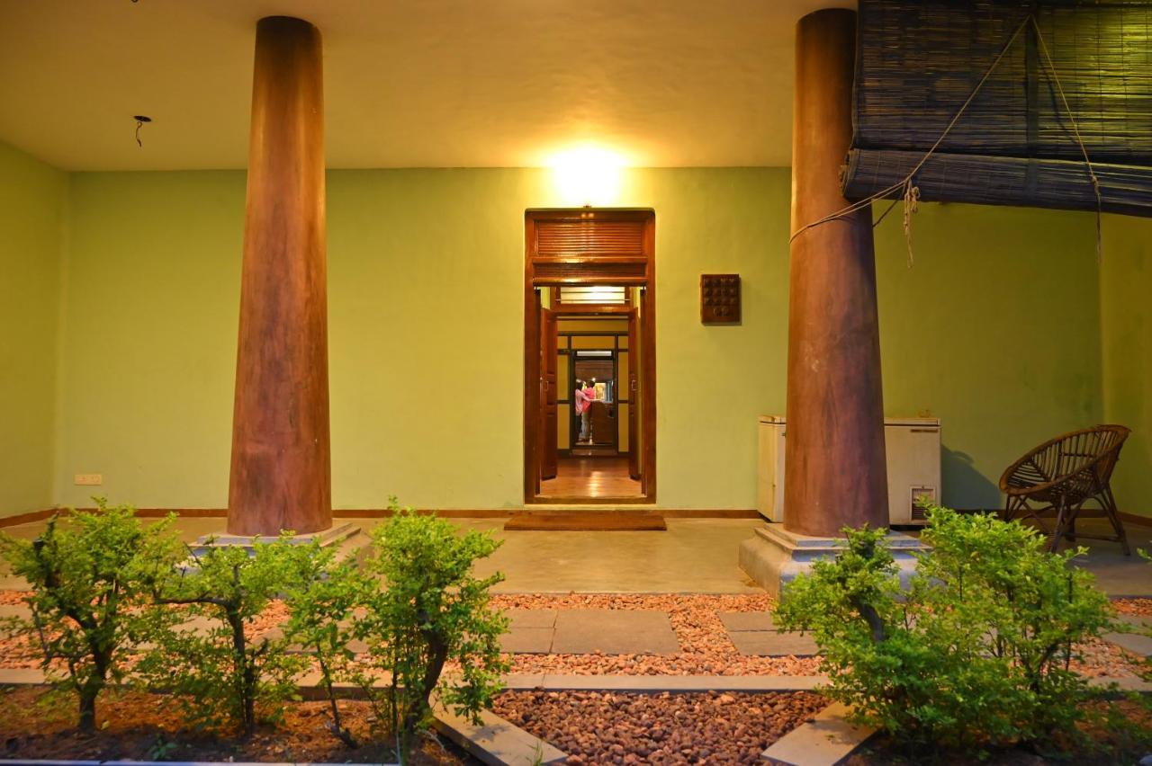 Les Boganveillea Heritage Guest House Auroville Eksteriør billede